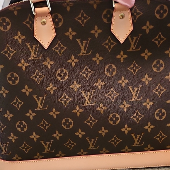 Louis Vuitton Alma GM Monogram Near Excellent Conditions - Picture 11 of 14